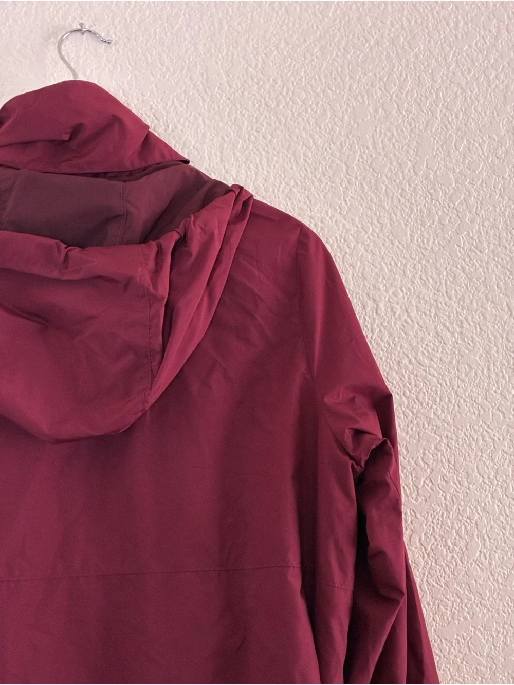 Athletic Works | Burgundy lightweight hooded zip front windbreaker jacket large